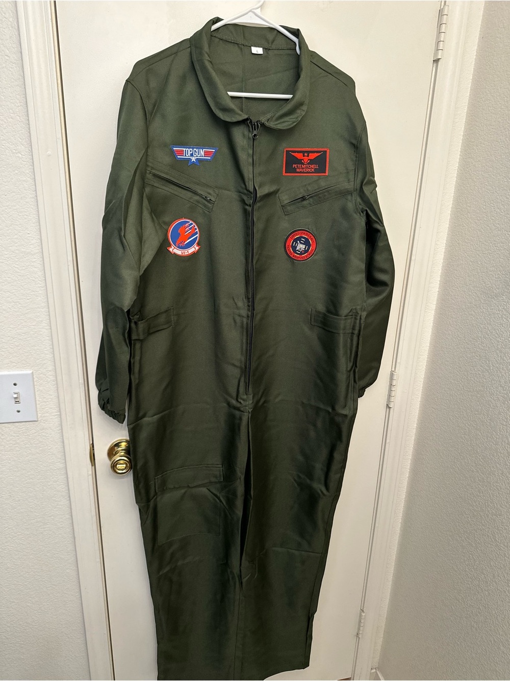Men’s Maverick costume Large Olive Green Pilot (Never worn) Original packaging
